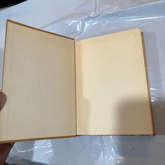 WILL ROGERS, HIS STORY AS TOLD BY HIS WIFE, 1943, BY BETTY ROGERS - Picture 3 of 13